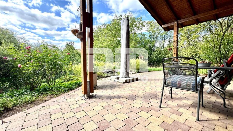 Zwei hochwertige Premium Doppelhaushälften im Paket auf großem Gewerbegrundstück - Haus 1 umlaufende Terrasse 4